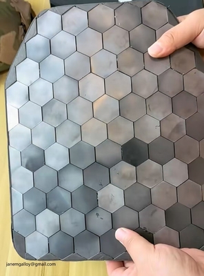 Tek Kavisli Keramik Kelepçe B4C SIC Kurşun geçirmez Silahlılar için Koruma Plakası 5.5-7.5 Pound Kesin