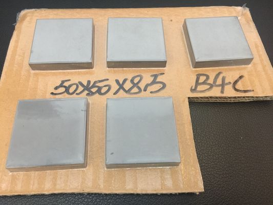 Basınçsız Sinterlenmiş Silisyum Karbür Seramik Levha 50x50x8mm, %99.0'dan Yüksek SiC Saflığı ile Balistik Zırh Plakası İçin