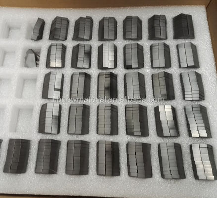 Endüstriyel Kullanım için 3.15 g/cm3 Yoğunluğunda Silisyum Karbür Plaka, 50x50 ve 100x100 Boyutlarında