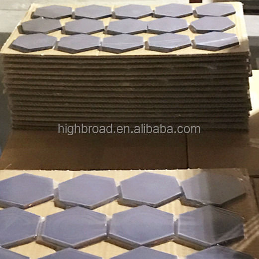 Basınçsız Sinterli Silikon Karbid Seramik Plak SW30x5mm Altgen Teselleme Balistik Zırh Tablası